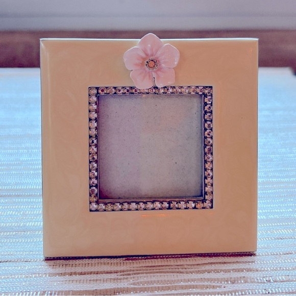 Small Flower Frame - Picture 1 of 2